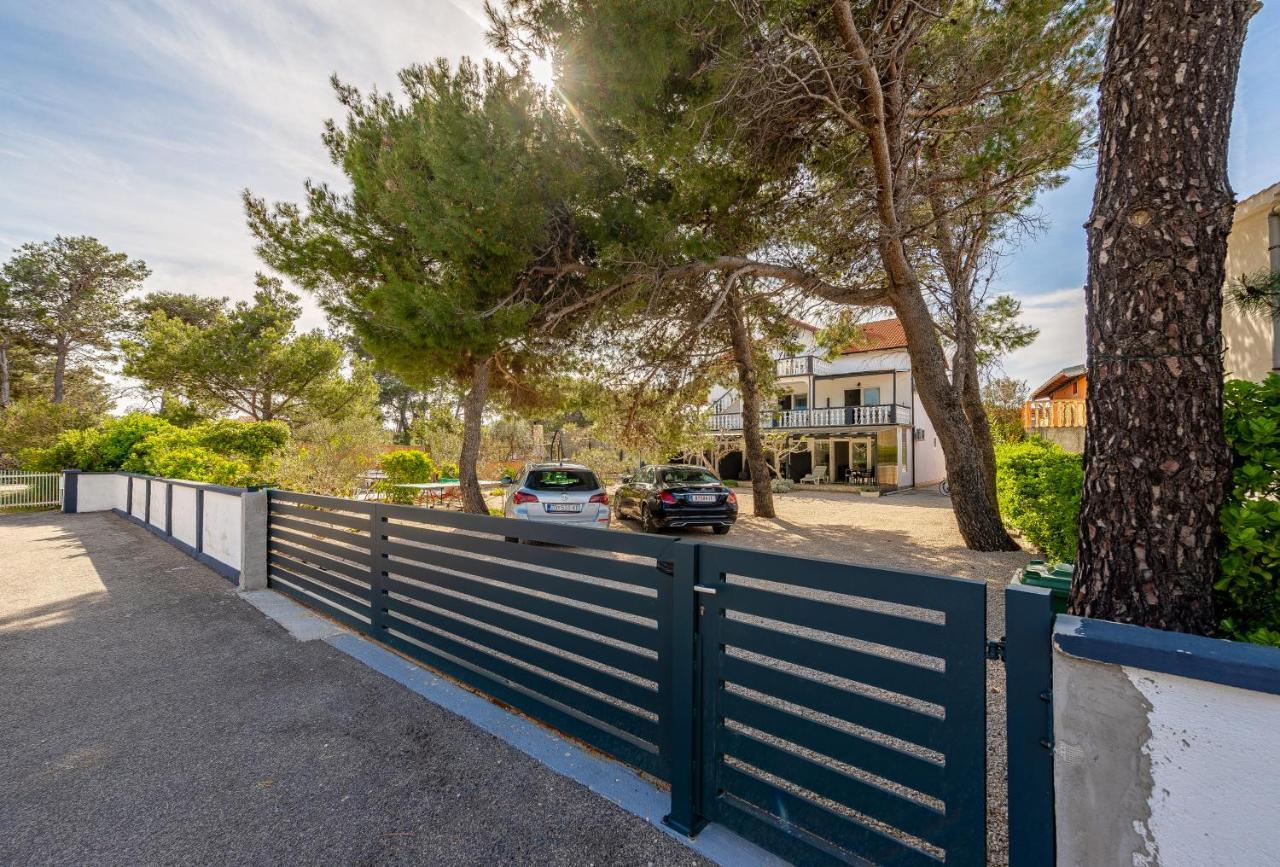 Apartments Villa Agape Vir Exterior foto